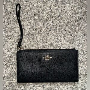 Coach double zip wallet in black pebble leather